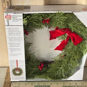 Merry Moments Holiday Mini Wreath 13''
