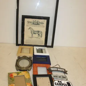 Horse Print, Frames & Camper Plaque