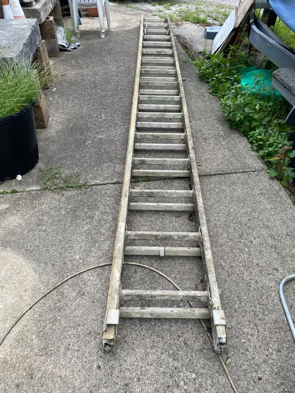 Extension Fiberglass Ladder 32'