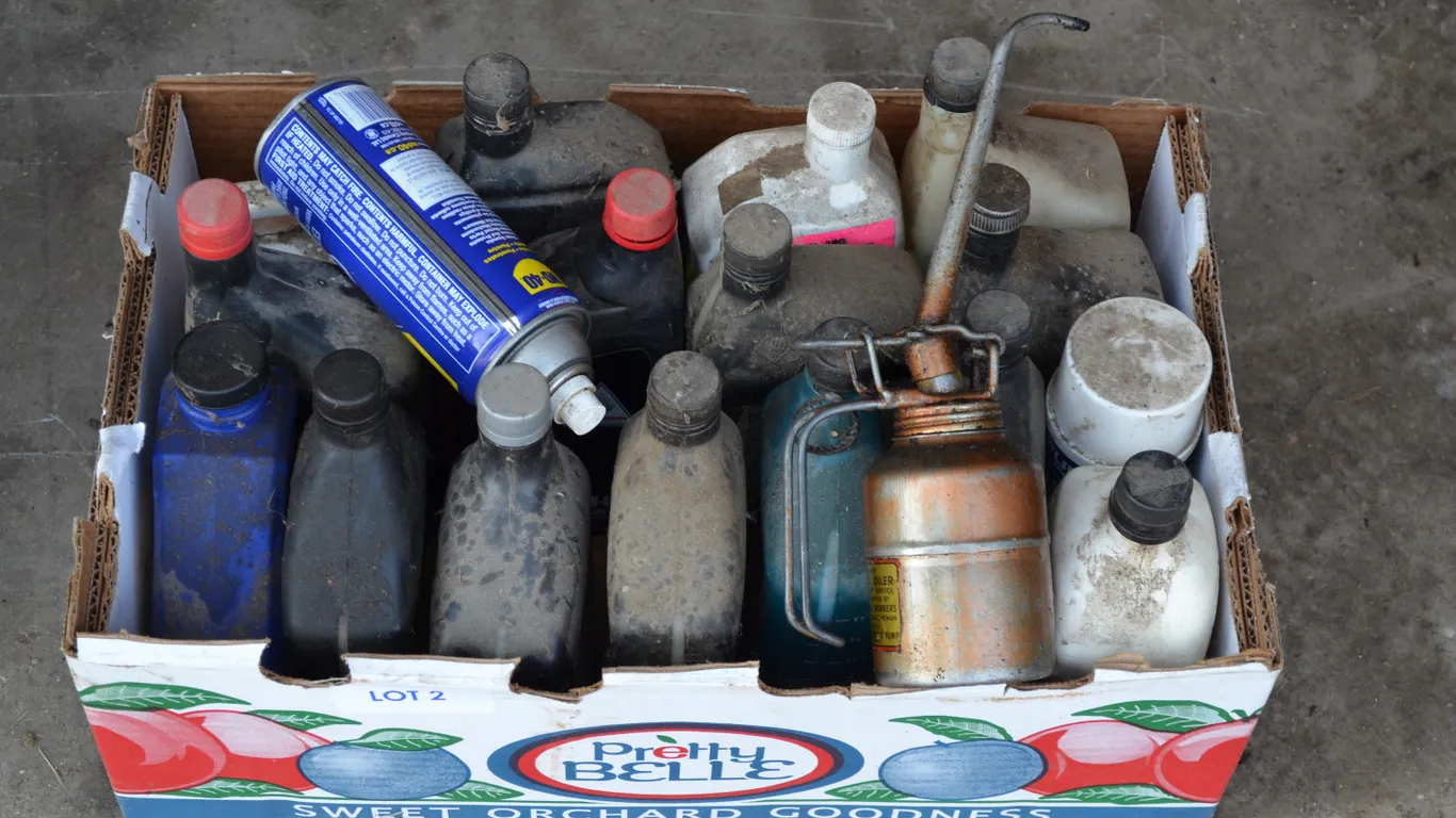 Box of Oils, Power Steering, Power Up, Oil Can, etc.