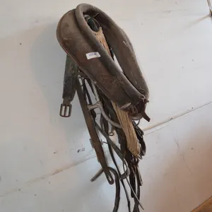 Single Driving Harness, one piece of strap is broken