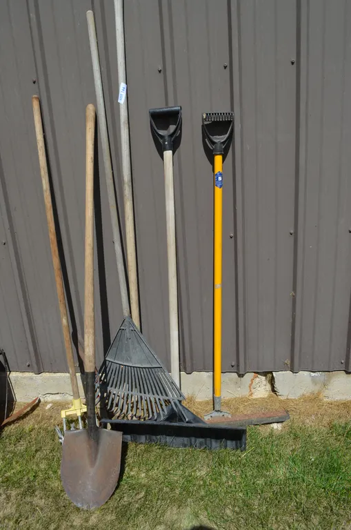 Shovel, Rake, Squeegee, Weeder, Show Shovel