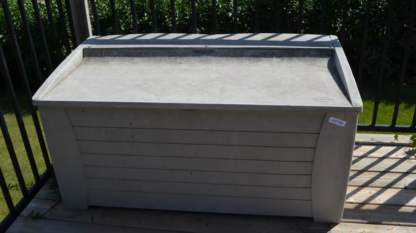 Suncast Patio Box