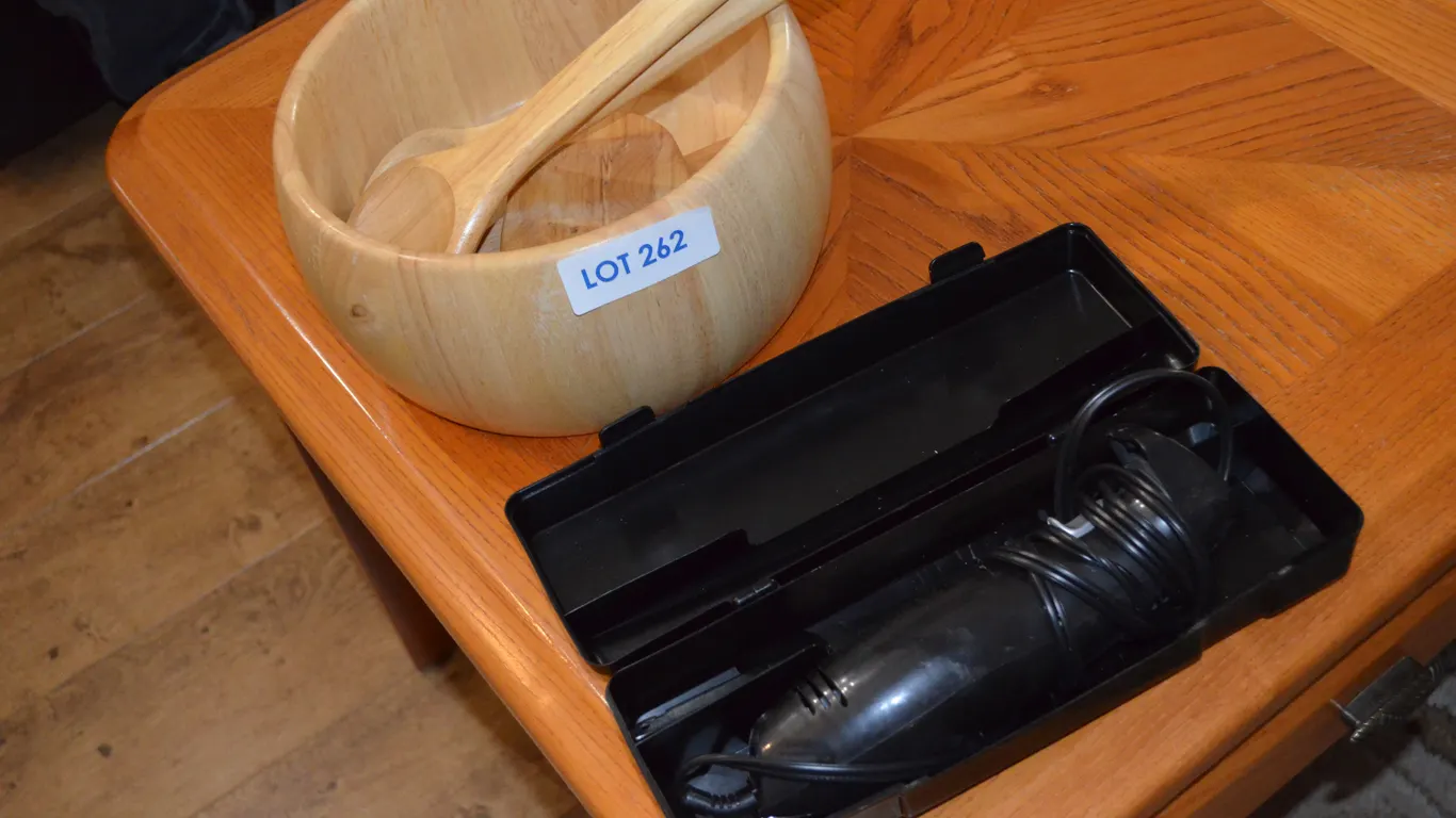 Salad Bowl, Electric Knife