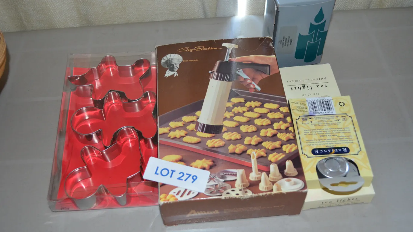 Cookie Cutters, Candles