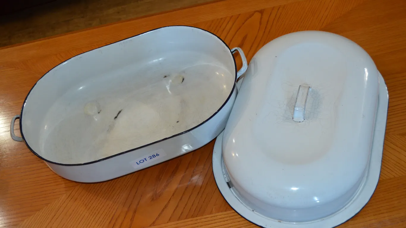 Enamel Roaster