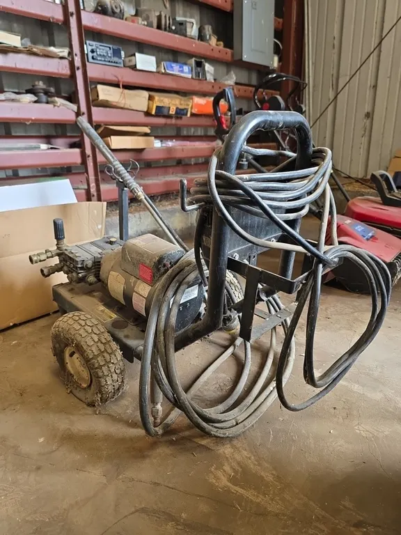 Portable electric pressure washer