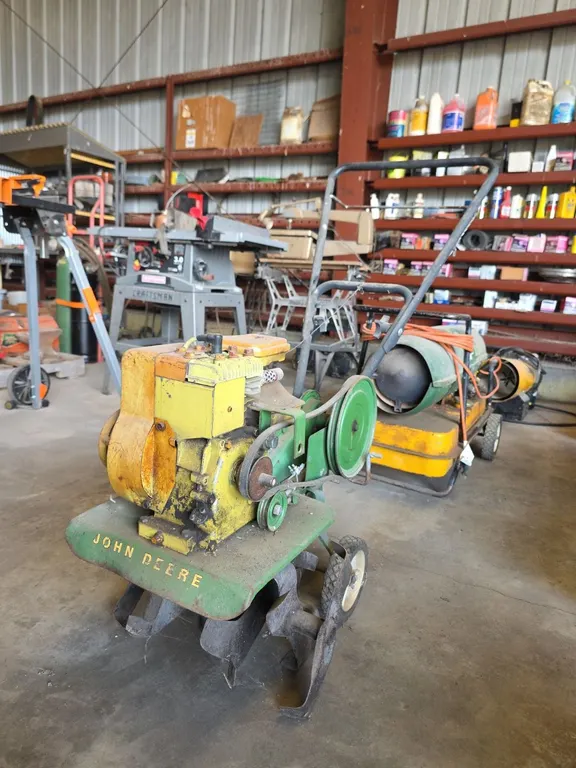 JOHN DEERE Walk behind tiller