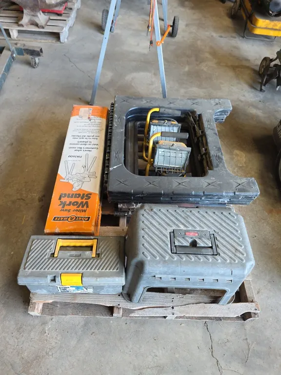 Pallet of work stands, saw horses and lights