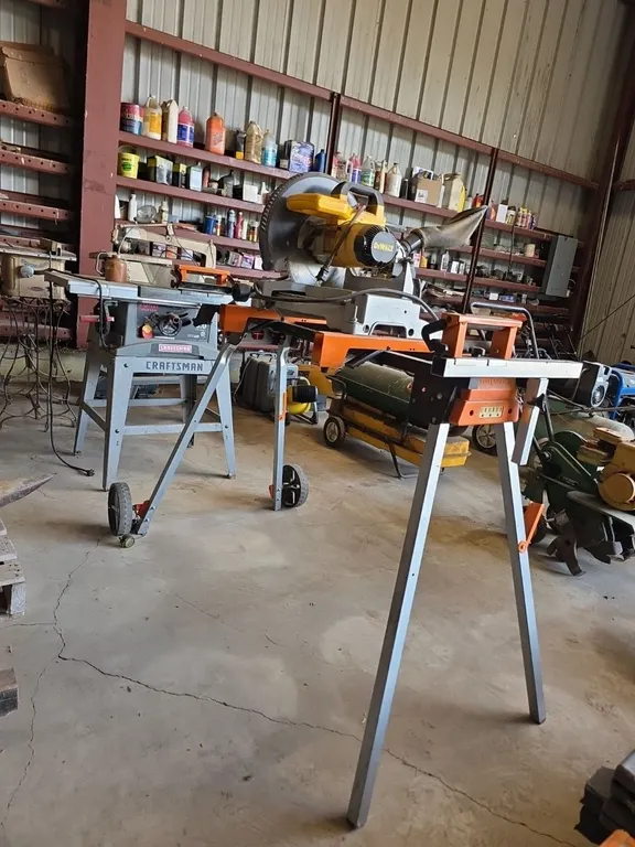dewalt dw703 10" compound miter saw on a portamate stand