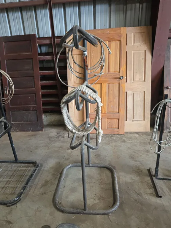 Powder mountain 3 saddle rack with lariat and lead rope
