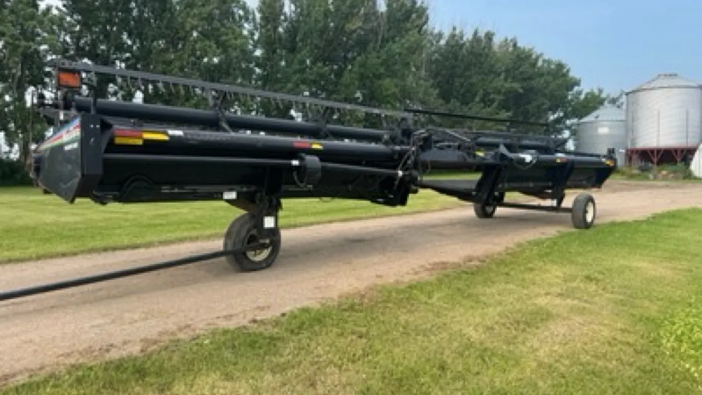 2006 MacDon 963 Harvest Header 36' rigid head