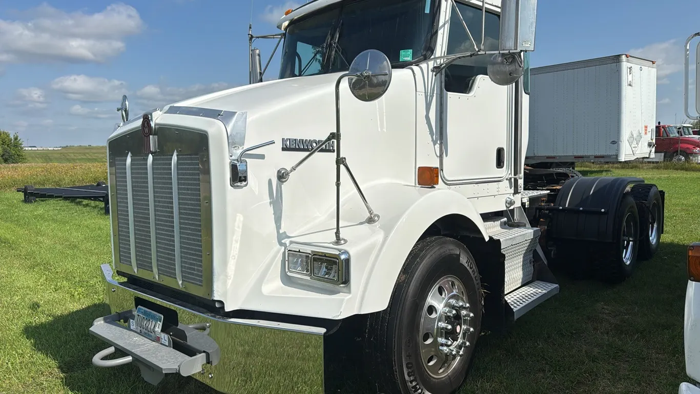 2006 Kenworth T800 day cab