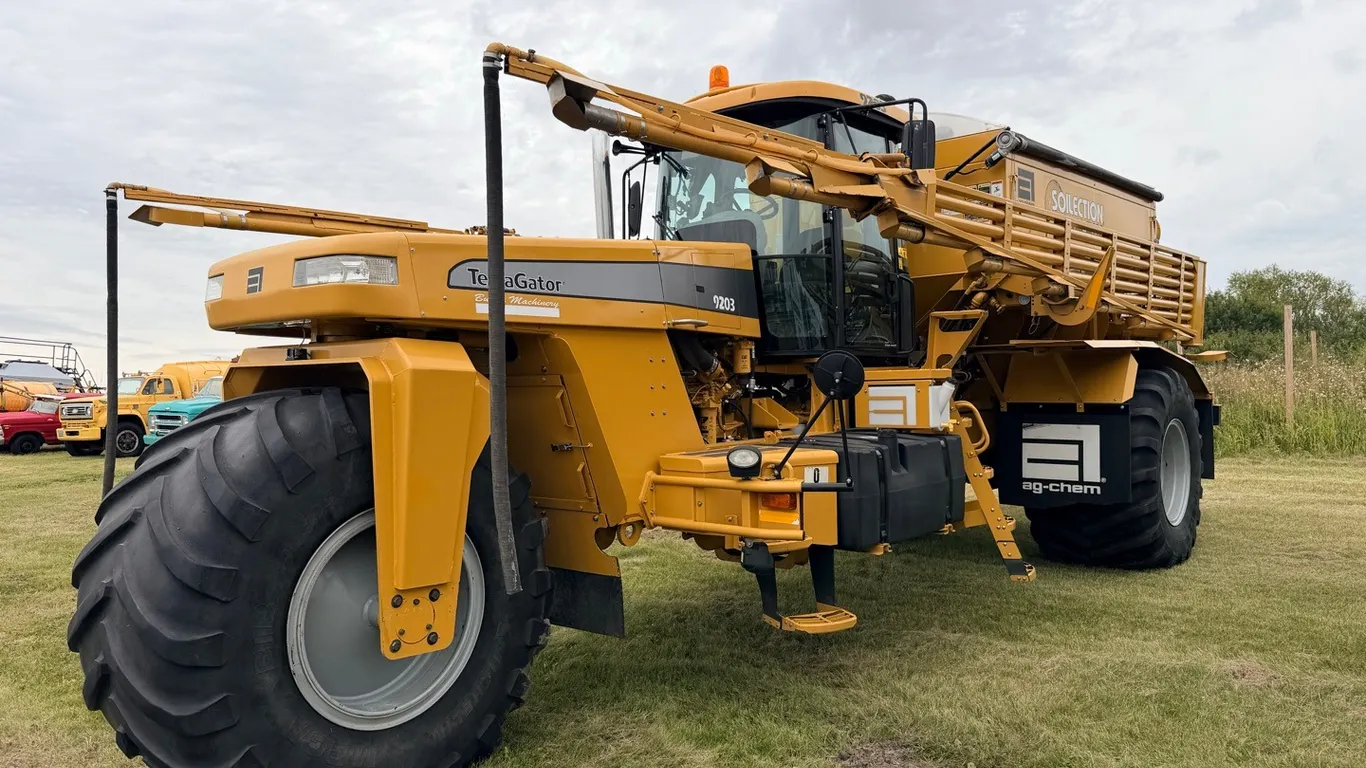 2010 Ag Chem TerraGator 9203 70’ dry fert spreader