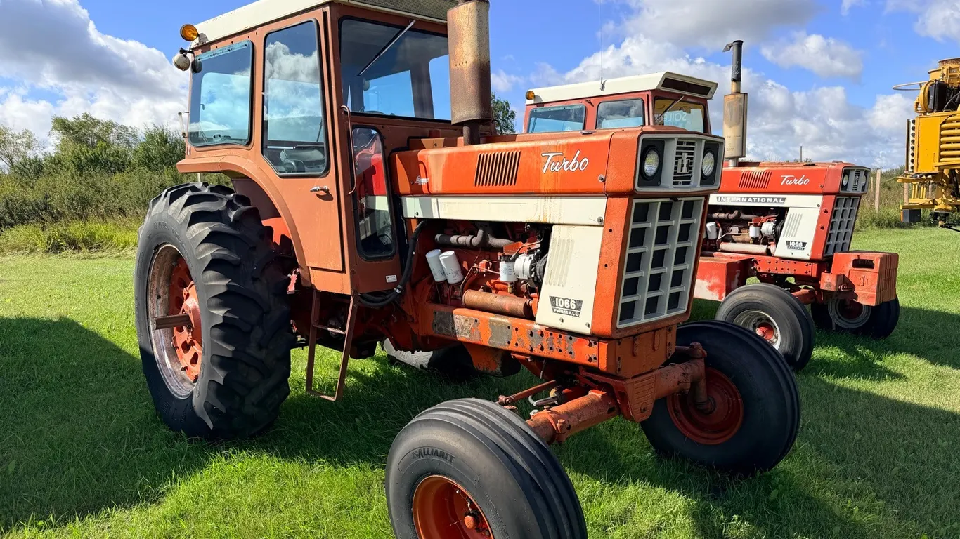 International Farmall 1066 Turbo
