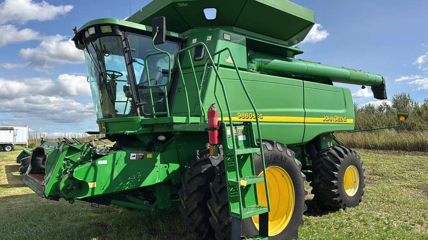 John Deere 9860 STS combine