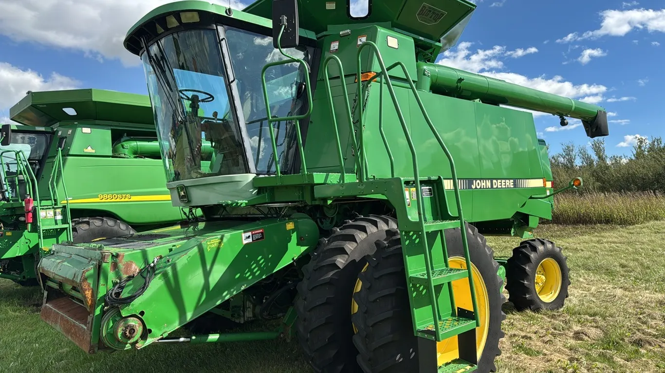 John Deere 9600 combine