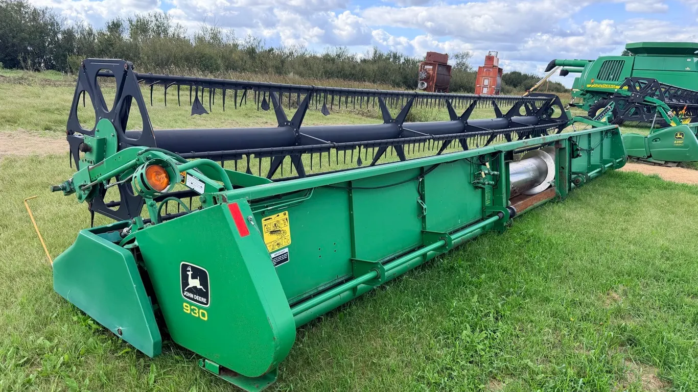 John Deere 930 30' flex head
