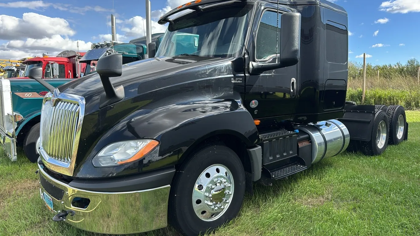 2019 International LT625 day sleeper
