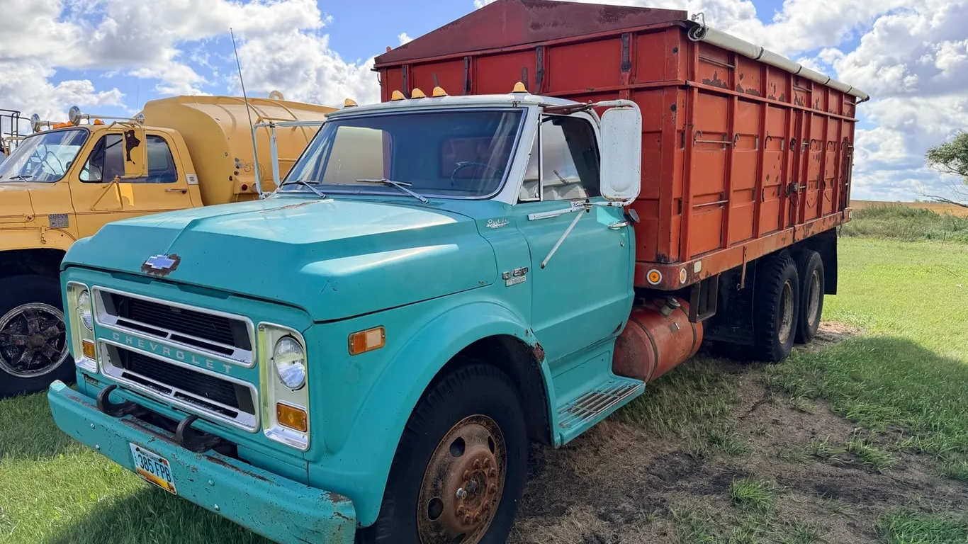 Chevrolet C50 tag tandem