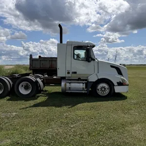 2004 Volvo Day cab semi