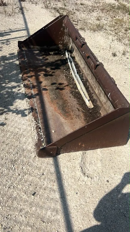 6’ Skid steer bucket