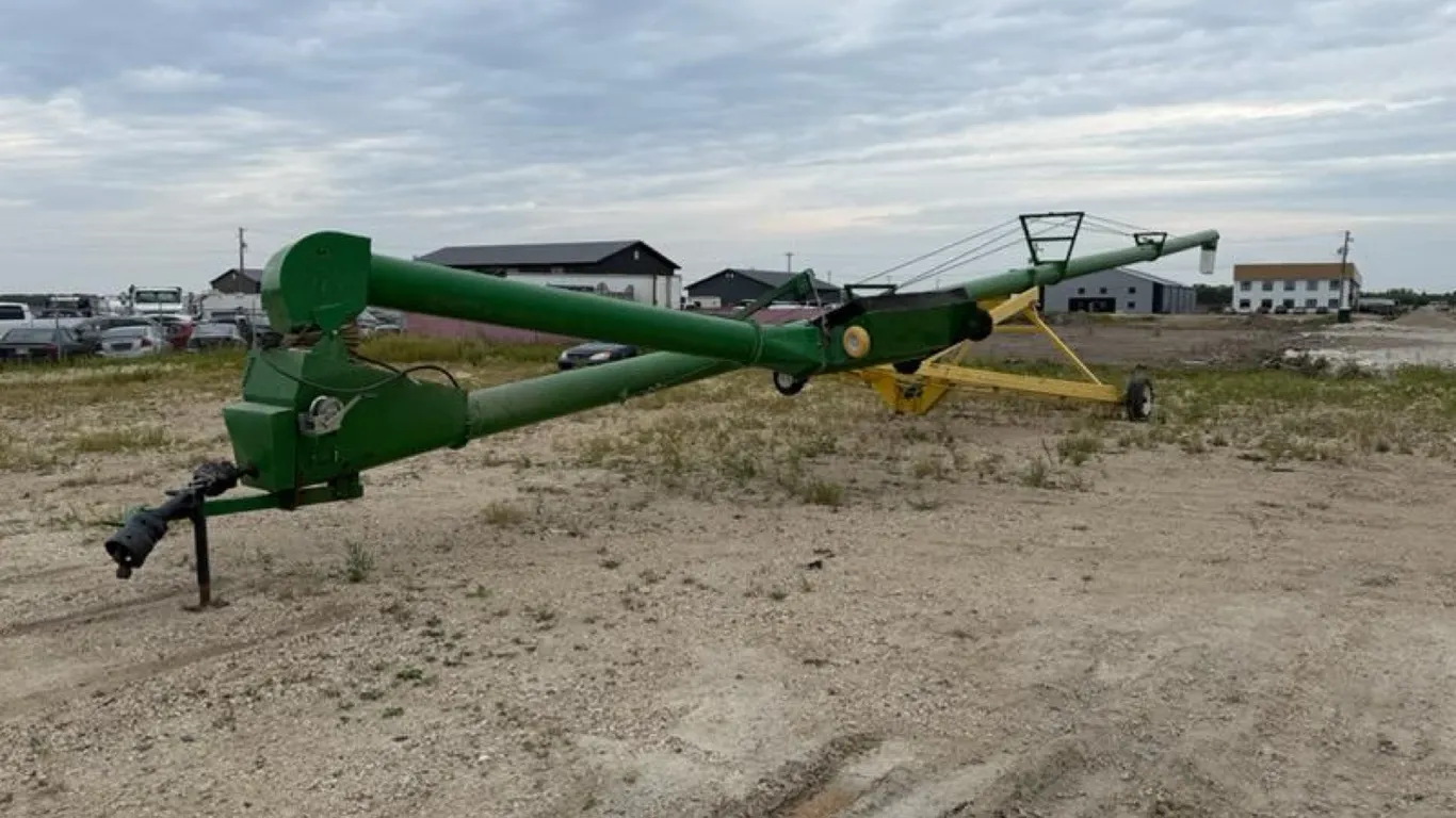 13inch auger. 13x85 grain auger Low profile swing hopper 540pto