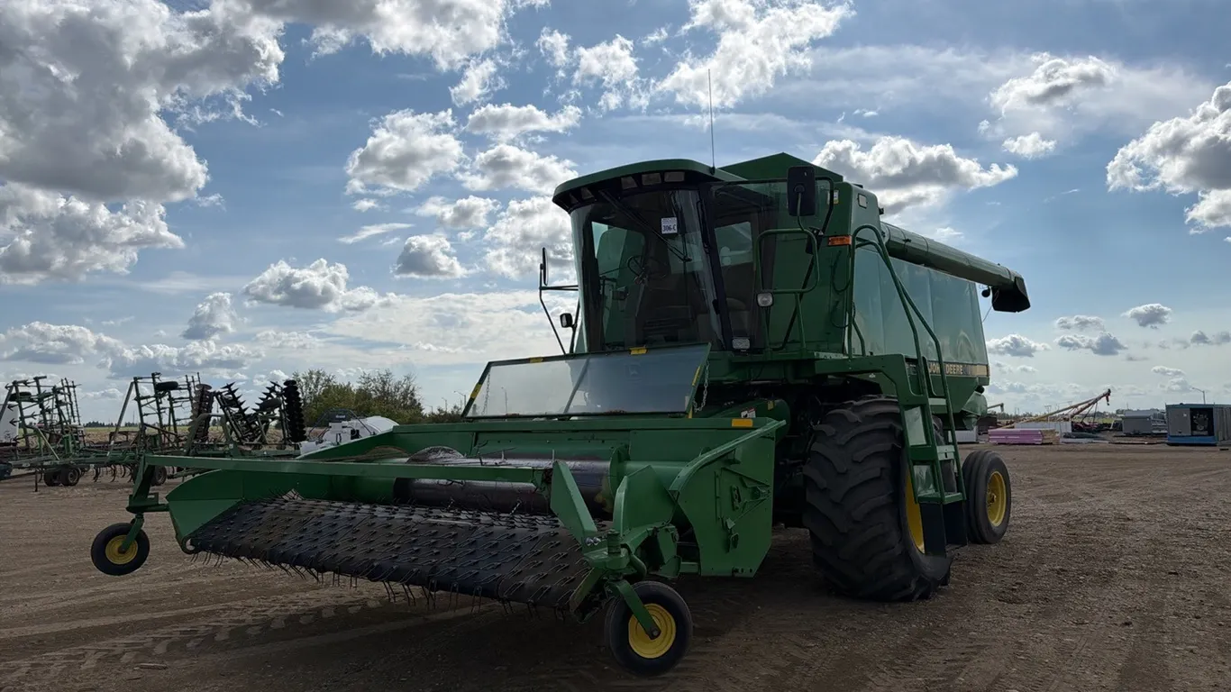 JD 9600 SP COMBINE - s/n H09600X635894 w/ JD 914 14' PICK UP - s/n H00914B635348