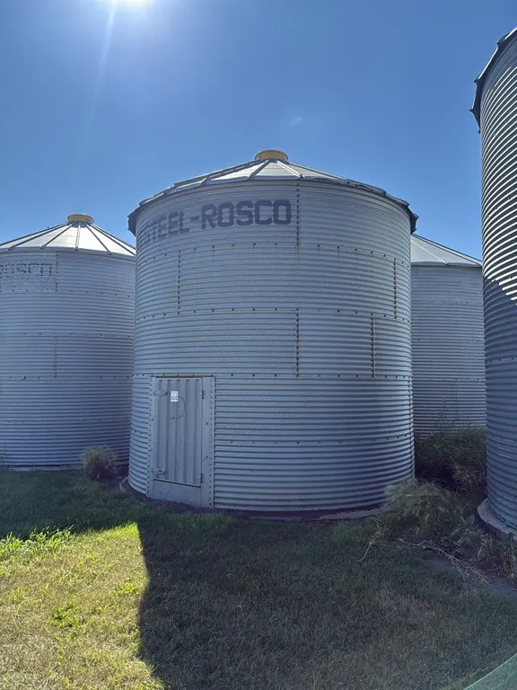 WESTEEL ROSCO 14' 5 RING 1650 BU GRAIN BIN - SOLD OFFSITE - BAWLF, AB