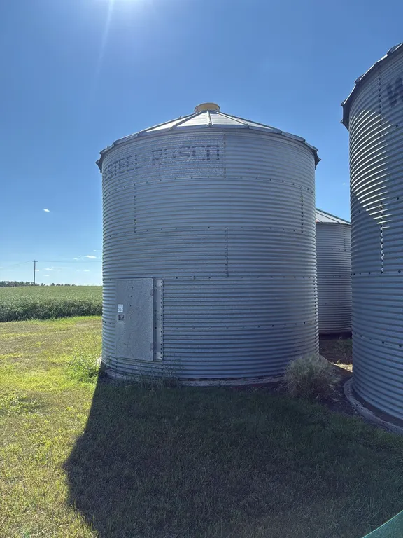 WESTEEL ROSCO 14' 5 RING 1650 BU GRAIN BIN - SOLD OFFSITE - BAWLF, AB