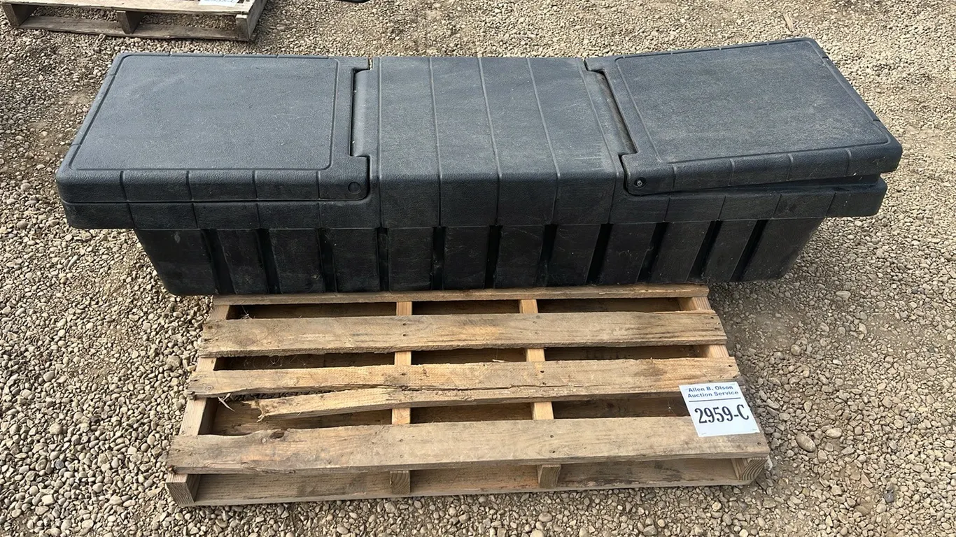 70" TRUCK CONTAINER TOOL BOX w/ 2 SLIDING SHELVES INSIDE