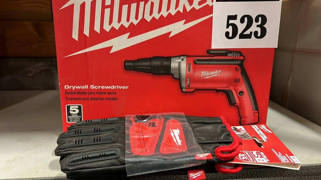 NEW/UNUSED MILWAUKEE CORDED DRYWALL SCREW DRIVER w/ LARGE MILWAUKEE GLOVES