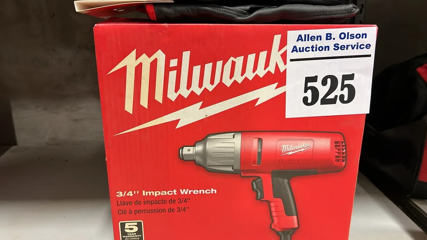NEW/UNUSED MILWAUKEE CORDED 3/4" IMPACT WRENCH & XL MILWAUKEE GLOVES