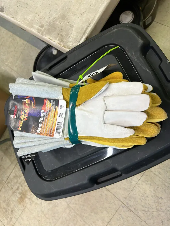 9 - NEW/UNUSED LARGE LEATHER WELDING GLOVES