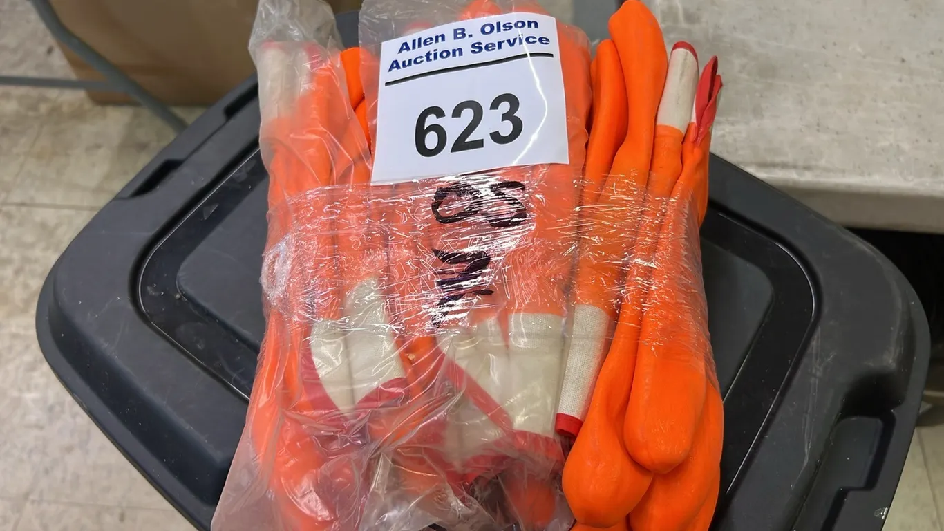7 - NEW/UNUSED RUBBER GLOVES