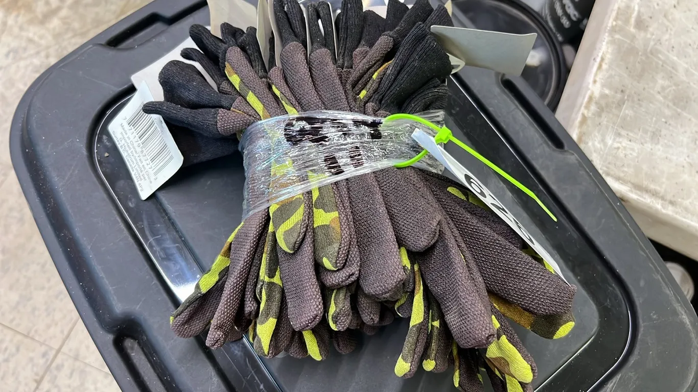 11 - NEW/UNUSED CAMO BACK GRIPPED GLOVES