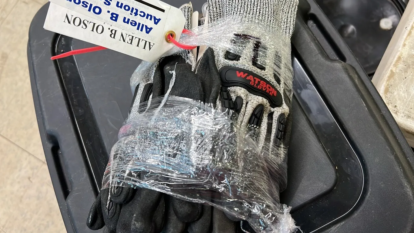 7 - NEW/UNUSED LARGE STEATH EXTREME ABRASIVE TIP GLOVES