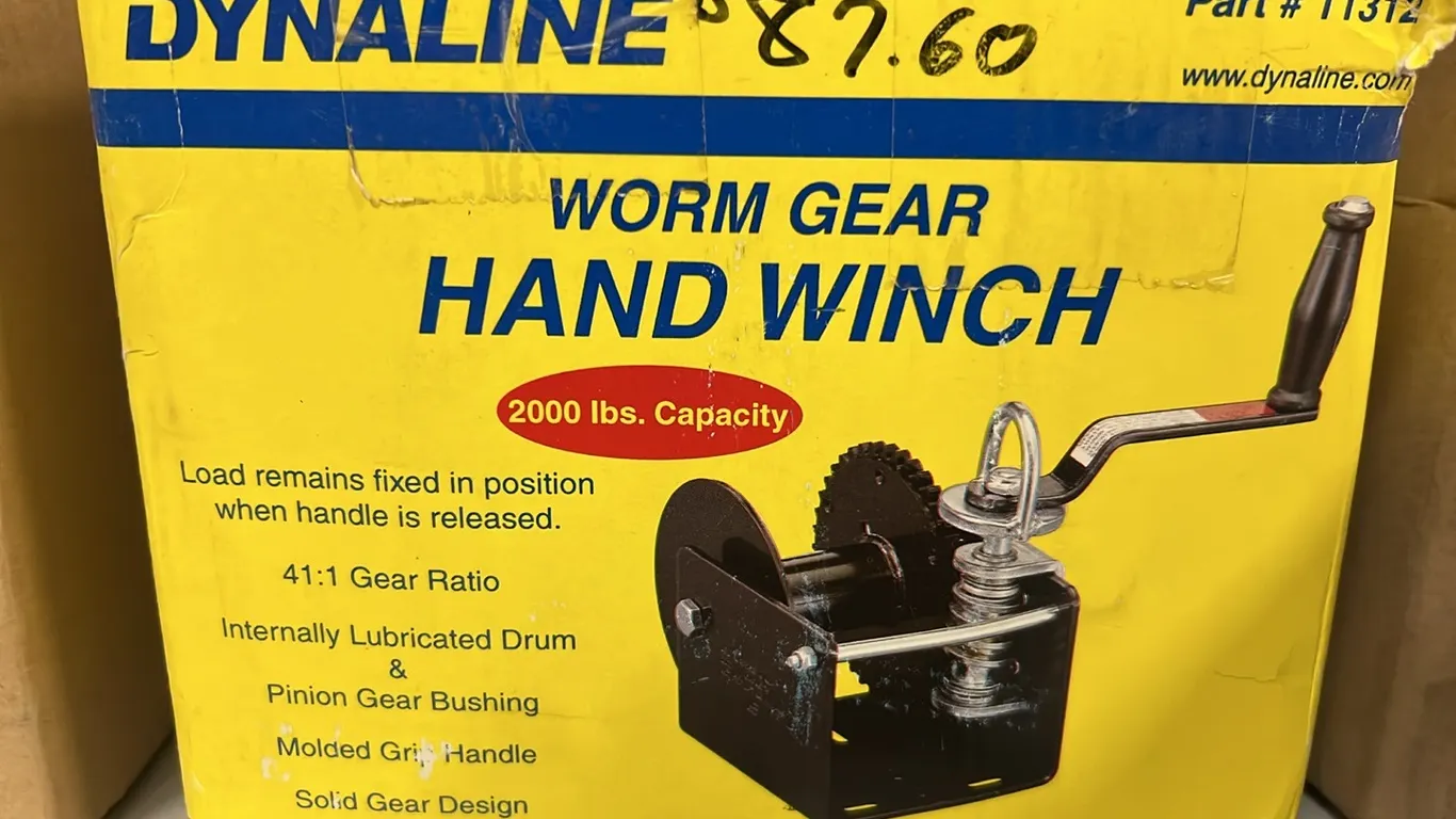 NEW/UNUSED DYNALINE 2000 LB HAND WINCH