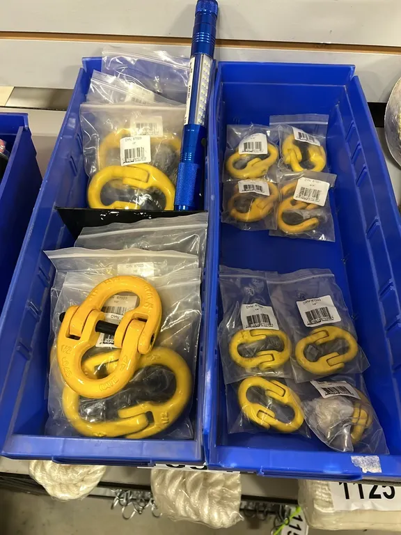 NEW/UNUSED 2 TRAYS OF DOUBLE CLEVIS CONNECTING LINK 1/4", 5/16" & 1/2" & FLASHLIGHT