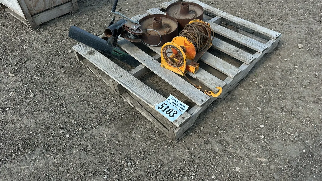 2 - PULLIES, HAND WINCH, WINCH CABLE ON SPOOL