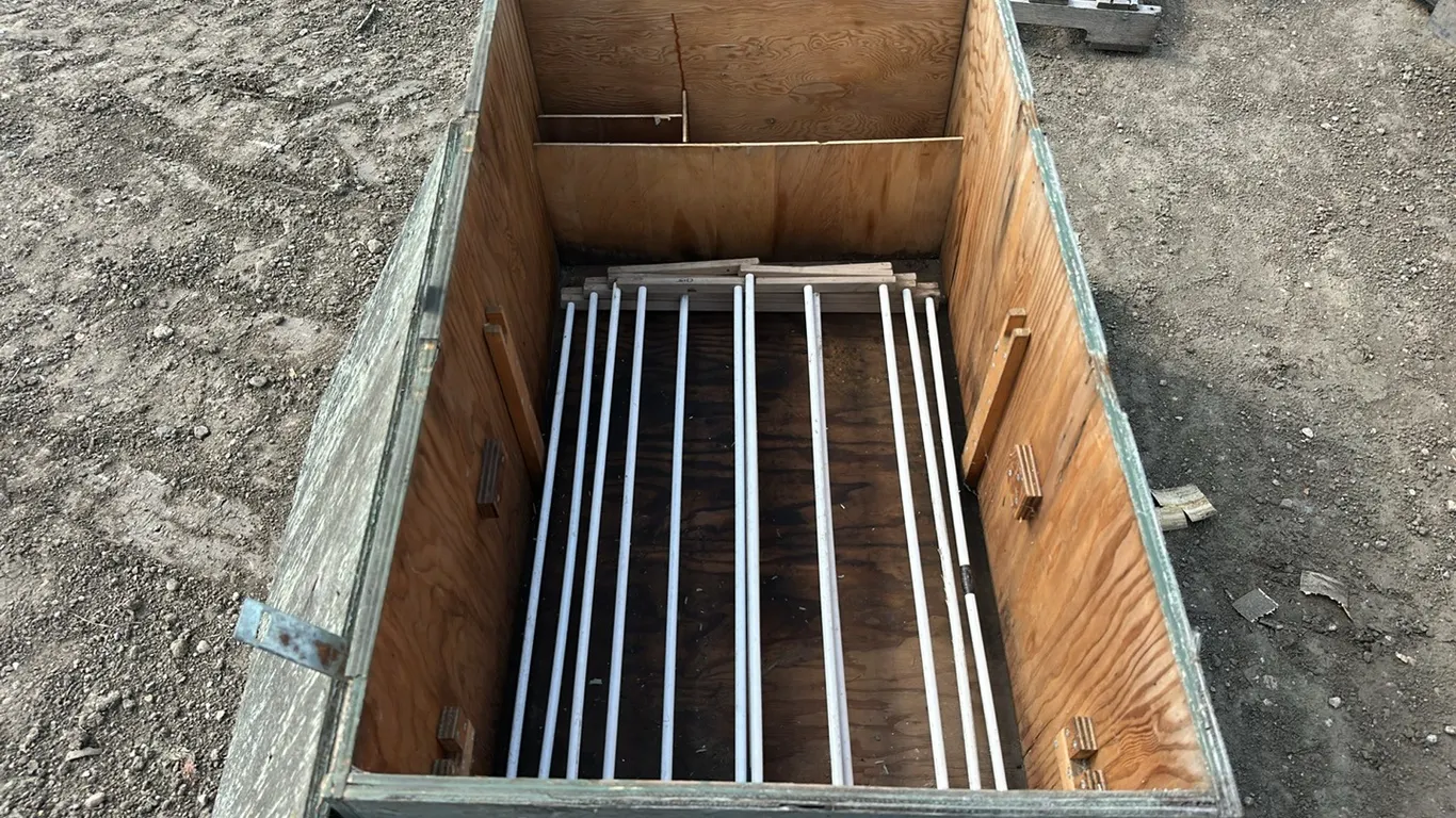 49" X 28" WOODEN GREEN TOOL BOX