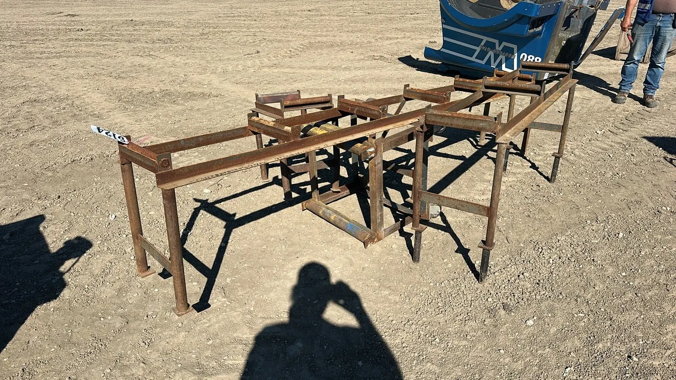 4 PIECE CONVAYER STANDS W/O BELTING