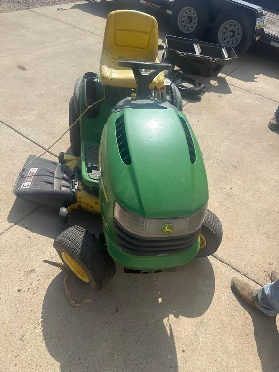 JD L130 Riding mower