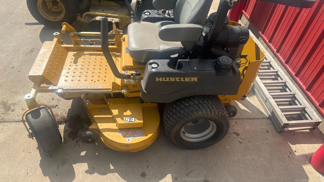 Hustler Fastrak 54”