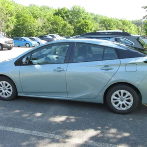 2019 Toyota Prius Sedan