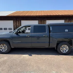 2018 Chevrolet Silverado 1500 Pickup Truck with Cap