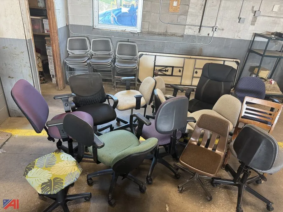 (Lot) Assorted Swivel & Related Chairs