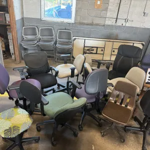 (Lot) Assorted Swivel & Related Chairs