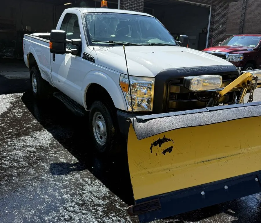 2015 Ford F-250 Super Duty Pickup Truck w/ Plow