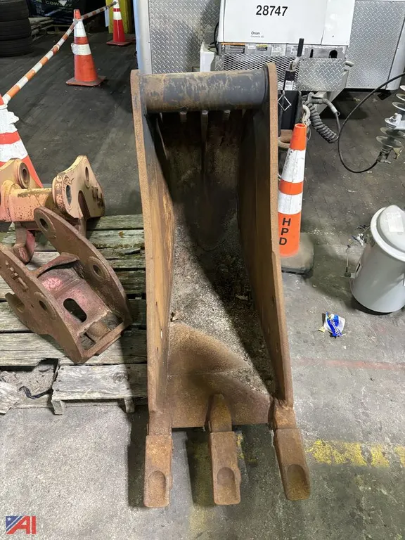Wain Roy Loader Bucket & Attachments